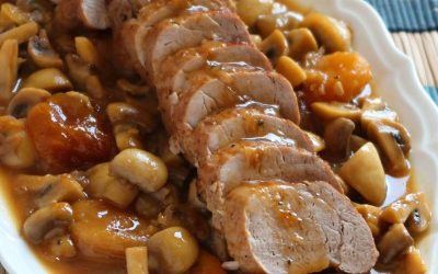 Solomillo de cerdo con champiñones y zanahorias (salsa marrón)