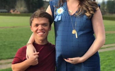 Este hombre mide tan solo 132 cm de altura, pero su baja estatura no le impidió encontrar el amor y enamorarse de una mujer que mide 170 cm.