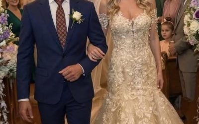 En mi boda, mi esposo entró en mi vestido de novia, su brazo abrazado con confianza en mi promesa, y anunció con un sonido: “Sorpresa—nosotros somos los que nos casamos”. Lo que ella no sabía… era que acababa de entrar directamente en un plan que yo ya había puesto en marcha. Durante esos años, realmente creí que Nicholas —Nick— sería el hombre con quien pasaría el resto de mi vida. Me sentía como en casa, como en el futuro que habíamos imaginado. Me imaginaba enviándola a su lado, sin nada especial el día de nuestra boda. Planeamos todos juntos. Era una gran celebración: 200 invitados, una hermosa iglesia, flores de todos los partidos, música en vivo llenando el aire. Acordamos dividir todos los gastos en partes iguales. O al menos… eso creí. La mano de la casa, la preparé, protegió el armario donde mi vestido estaba cuidadosamente confeccionado. Había desaparecido. Se me cayó el alma a los pies. Mi vestido de novia ha desaparecido. Sin pensarlo, al caminar por el pasillo hacia la sala principal con el sencillo vestido que llevaba puesto, el pulso se aceleró. Estarás protegido por las puertas. Mi herman entró... llevando mi vestido. Nick estaba allí, completamente tranquilo, con la mano apoyada en su brazo como si ella fuera a perderlo por completo. "¡Sorpresa! En realidad nuestro vamos a casarnos", dijo con alegría, como si nada fuera nada. Mi madre también fue aplaudida. Algunos invitados se quedaron sin aliento. Otro milagro en silencio. Estaban esperando. Esperando que yo me rompiera. Esperando verme derrumbarme delante de todos. Pero lo que no sabían… Era que ya lo había descubierto todo. Me giré lentamente y vi a la multitud: 200 personas invitadas a presentar su trabajo con humildad. Entonces sonreí. —Me alegra que todo esté aquí —dije con calma. “Porque aún te queda una sorpresa.”