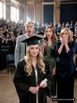 Mis padres me dijeron que cogiera el autobús para graduarme—y entonces el decano reveló que era multimillonario